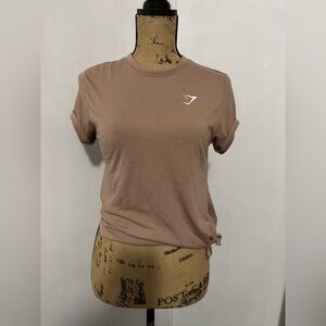 GYMSHARK T-Shirt Top Size XS Asymmetrical Hem Short Sleeves Beige